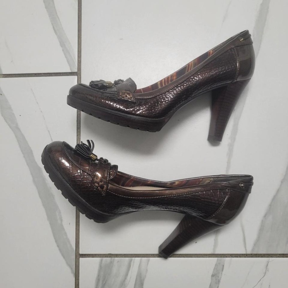 Brown y2k glam Ann Klein pumps with tassel detail 8